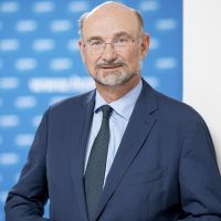 Porträtfoto von Prof. Dr. Dr. h. c. Roland Sauerbrey
